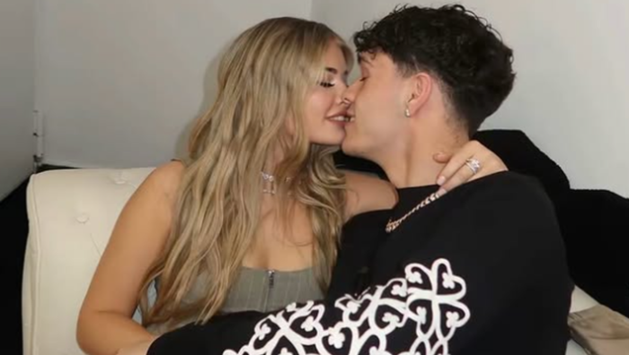 Девушка футболиста Барселоны выйдет на ринг против фантастической бывшей партнерши Месси – фото красавиц-боксерок Девушка футболиста Барселоны выйдет на ринг против фантастической бывшей партнерши Месси – фото красавиц-боксерок