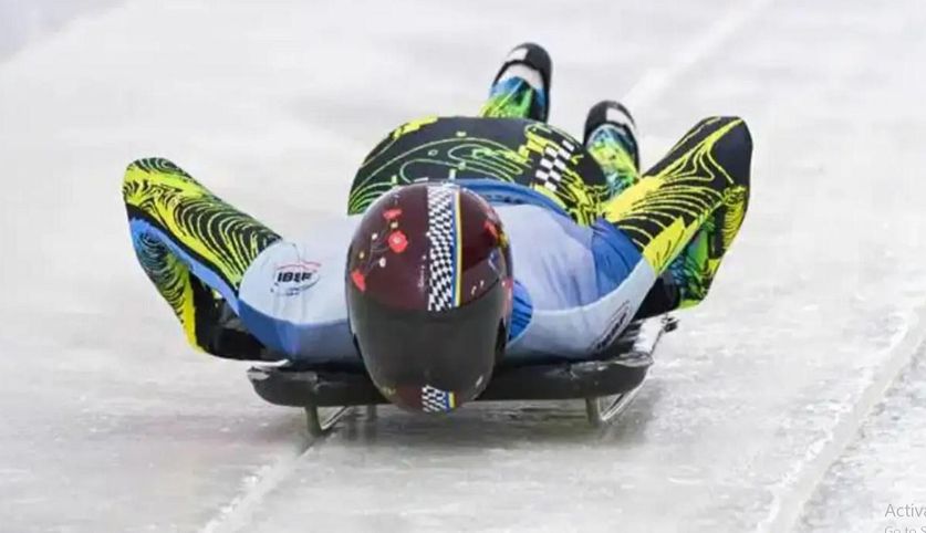 Український скелетоніст виграв чемпіонат світу і вийшов на нагородження з фото "шолому пам'яті"