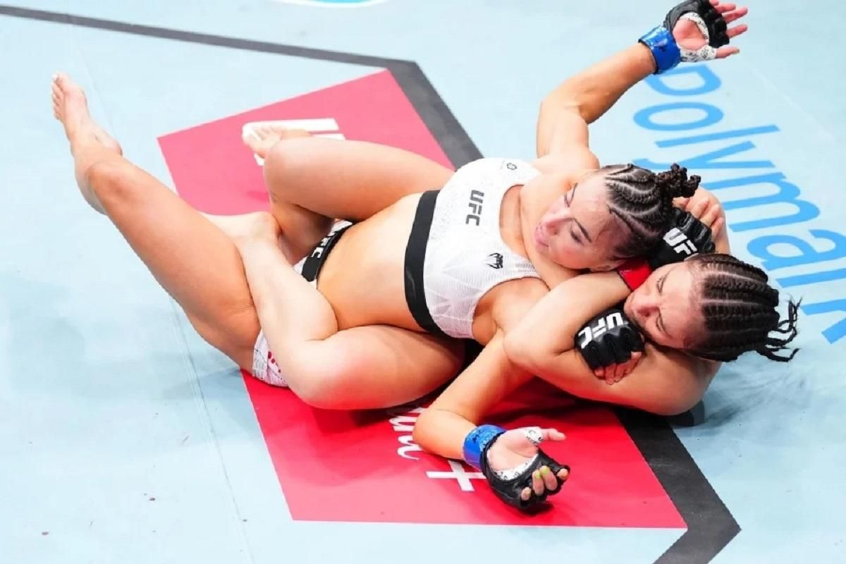 Алекса Грассо одержала победу над Мэйси Барбер Алекса Грассо одержала победу над Мэйси Барбер