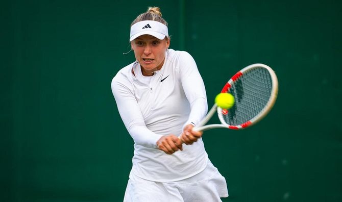 Стародубцева за час устроила фаворитке разгром с "баранкой" на престижном турнире в Чарльстоне