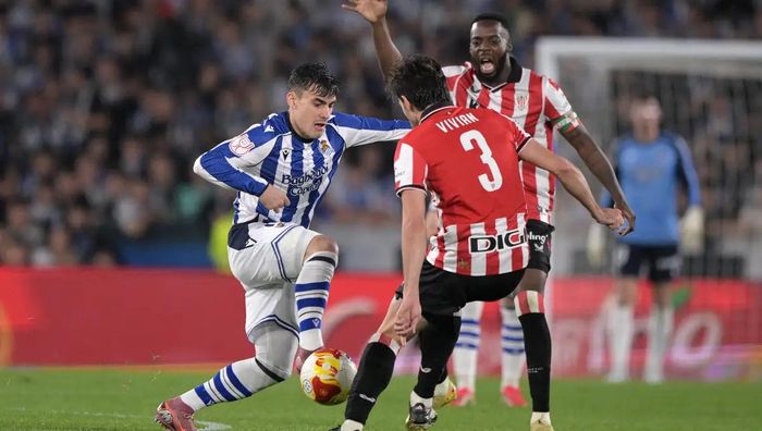 Финалист Кубка Испании праздновал победу с флагом СССР (ВИДЕО) Финалист Кубка Испании праздновал победу с флагом СССР (ВИДЕО)