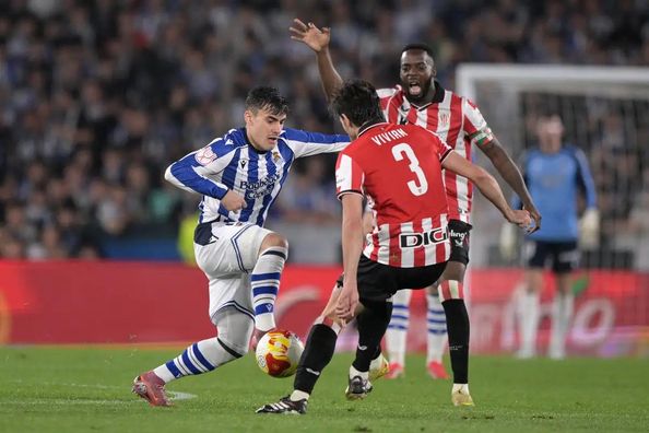 Финалист Кубка Испании праздновал победу с флагом СССР (ВИДЕО)