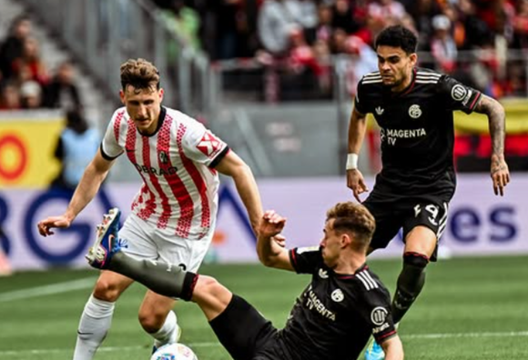 Бавария вырвала победу на последних секундах, Байер и Вольфсбург устроили голевой триллер: Бундеслига