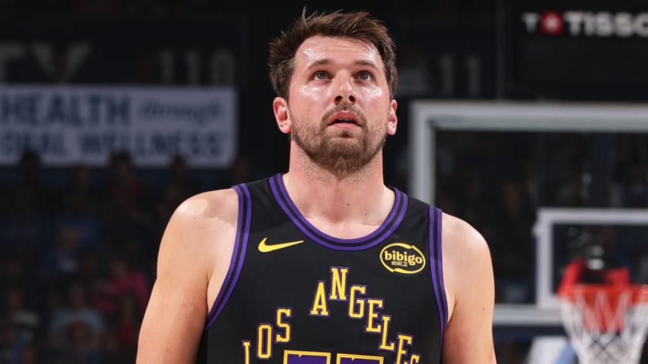 Лука Дончич / Фото Zach Beeker/NBAE via Getty Images
