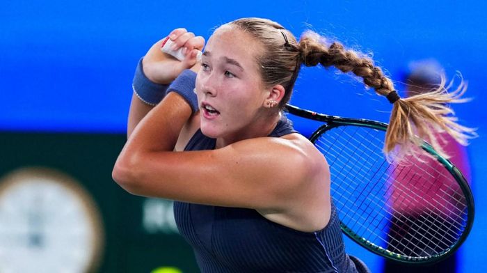 Росіянка Андрєєва скиглила через лайно на корті та влаштувала гучну істерику на супертурнірі в Мадриді (ВІДЕО)