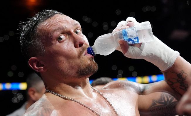 Усик вперше віч-на-віч зустрівся з Верховеном і пояснив несподіваний вибір суперника