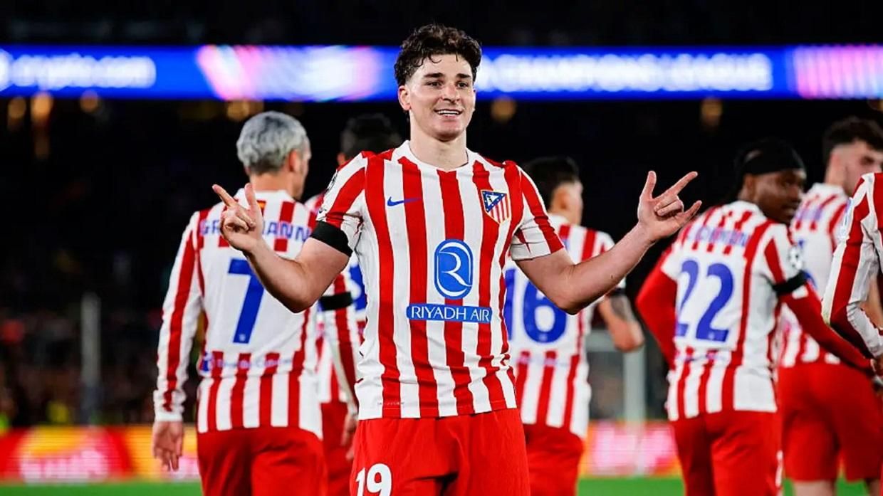 Хуліан Альварес святкує гол у ворота Барси у ЛЧ