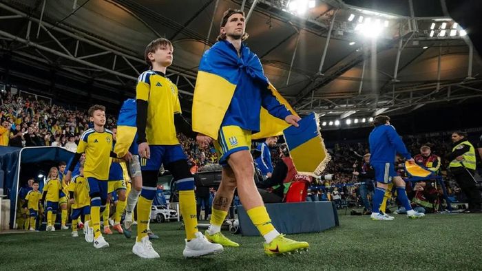 Дулуб жестко прошелся по Забарному после игры сборной Украины: "Были детские ошибки"
