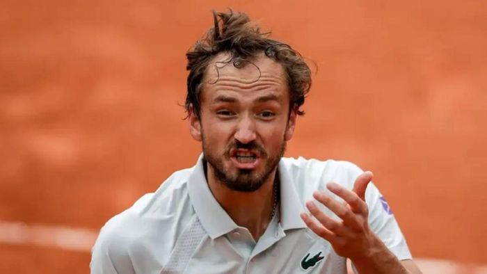 Росіянин Медвєдєв отримав покарання за ганебну поведінку в проваленому матчі в Монте-Карло (ВІДЕО)