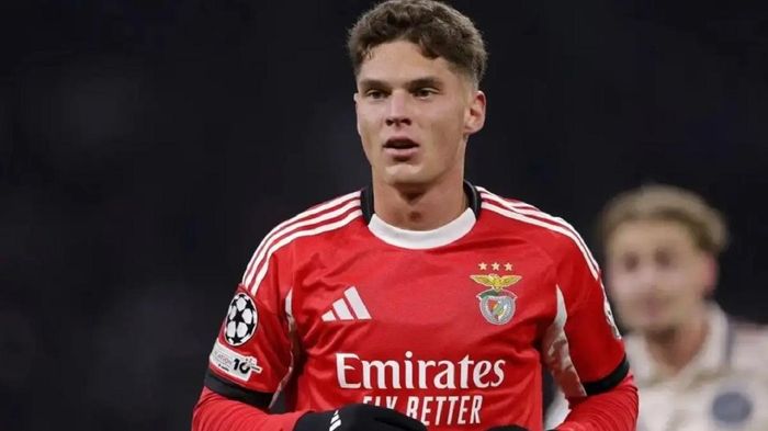 Судакова виштовхують за двері – Моурінью розчарований українцем, у Бенфіці готують кадрову чистку