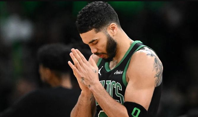 Тейтум оформив перший тріпл-дабл після травми, Браун набрав 43 очки, Вембаньяма влаштував шоу – результати НБА