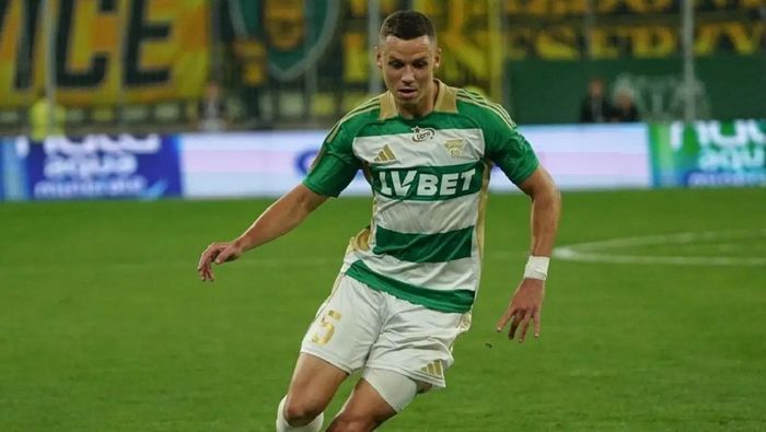 Экс-футболист сборной Украины забил гол и спровоцировал красную для соперника в чемпионате Польши (ВИДЕО)