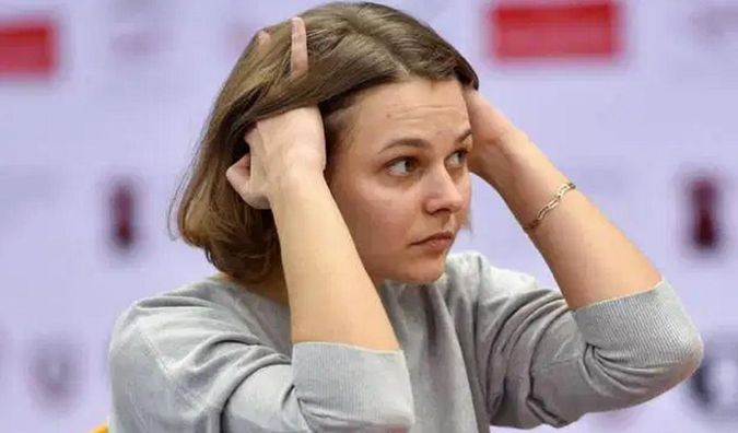 Анна Музичук зіграла внічию і втримала лідерство на екваторі Турніру претенденток