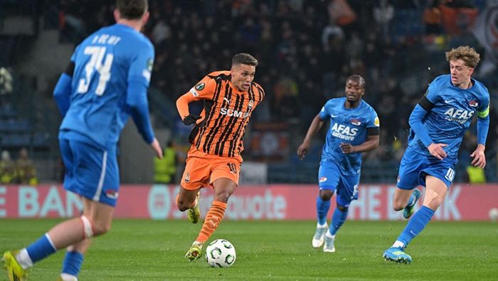 Шахтер на глазах Ахметова уничтожил АЗ, почтил Луческу и сделал заявку на полуфинал ЛК – страшная травма, шедевр Педриньо