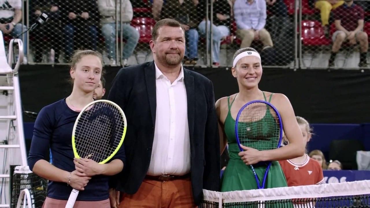 Вероника Подрез и Марта Костюк / Скриншот