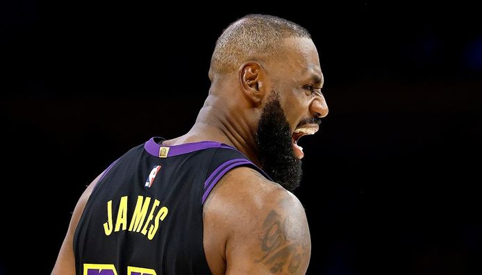 У матчі Юта – Мемфіс вперше в історії троє гравців оформили тріпл-дабли, Вембаньяма побив рекорд, перфоманс від Леброна 