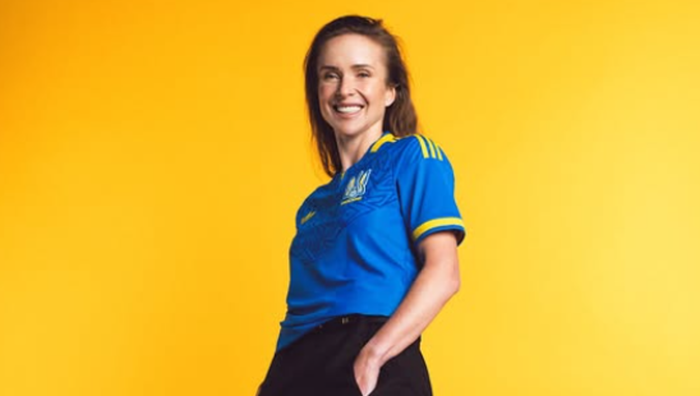 Свитолина вернулась в Украину и пошла на футбол: видела красную Калюжного и оформила "трансфер" в клуб УПЛ Свитолина вернулась в Украину и пошла на футбол: видела красную Калюжного и оформила "трансфер" в клуб УПЛ