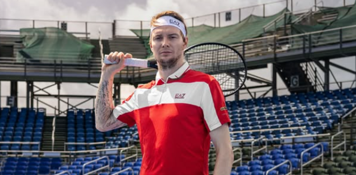 Экс-россиянин оконфузился на турнире в Мадриде и разбил ракетку после сокрушительного поражения от забытой звезды (ВИДЕО)