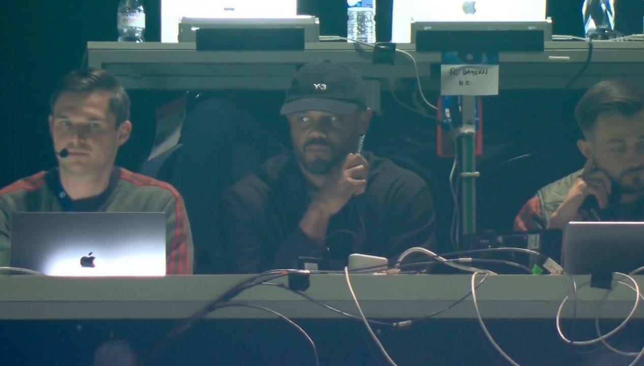 Венсан Компані дивиться матч ПСЖ – Баварія / Скріншот