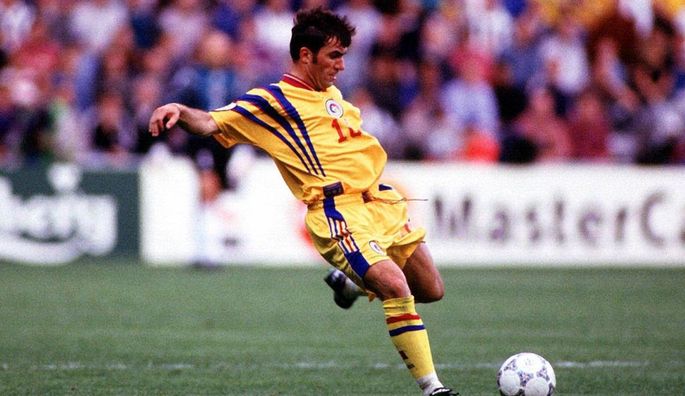 Збірна Румунії офіційно призначила ек-зірку Реала і Барселони головним тренером на заміну покійному Луческу