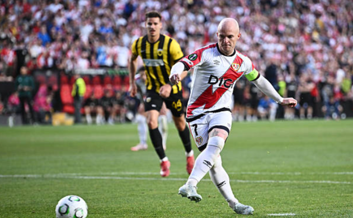 Райо Вальєкано – АЕК / Photo by Denis Doyle / Stringer via Getty Images