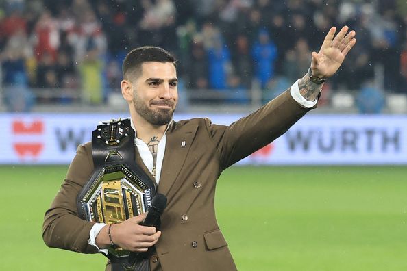 Суперзвезда UFC, который поддерживает Украину, потроллил Трампа в Белом доме (ВИДЕО)