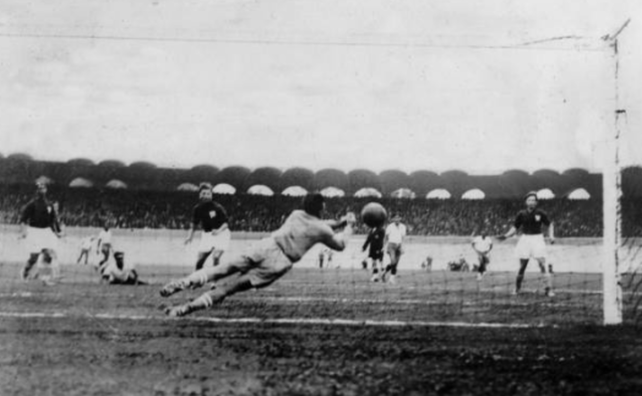 Чемпионат мира-1938: Италия первой защитила титул, Гитлер лишил турнир одного из участников
