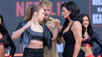 Легенда UFC, которая не выступала 10 лет, уничтожила соперницу за 5 секунд (ВИДЕО)