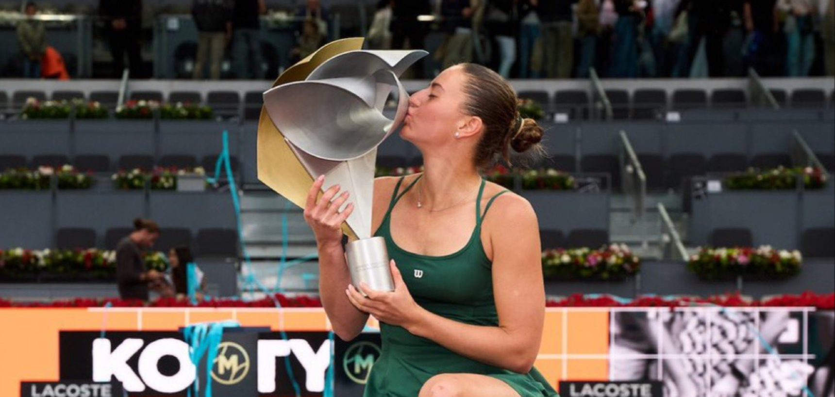 Марта Костюк з трофеєм у Мадриді / TheTennisLetter