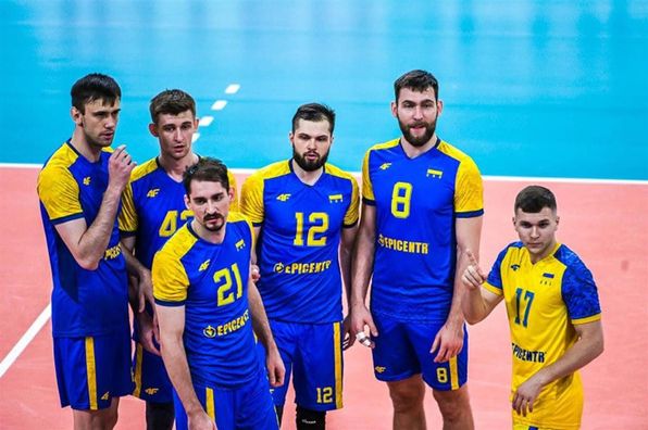 Збірна України з волейболу здобула першу перемогу в Лізі націй, прибивши господарів, і піднялась з дна