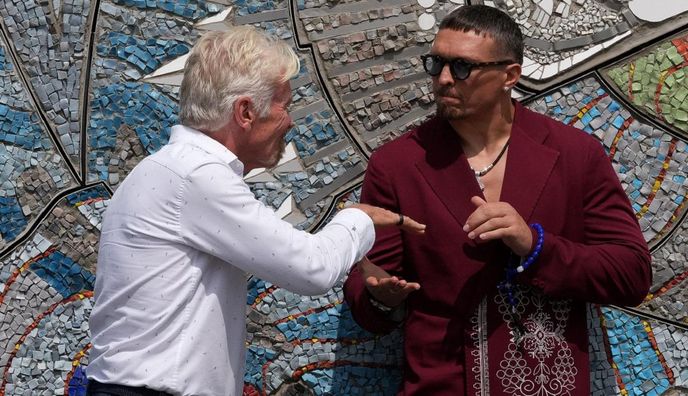 Усик отримав санкціонований бій від WBC: "З нас усі сміялися"