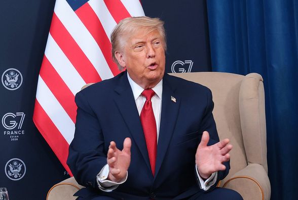 Трамп закликав президента ФІФА передати право проведення ЧС-2030 США – відома причина
