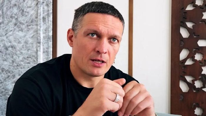 Усик приступил к подготовке к последнему бою в карьере – видео тренировки