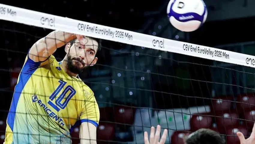Україна сенсаційно програла Румунії та покинула чемпіонат Європи з волейболу Україна сенсаційно програла Румунії та покинула чемпіонат Європи з волейболу