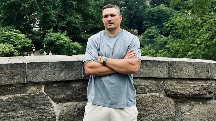 Усик дізнався своє місце в рейтингу найкращих хевівейтерів в історії України