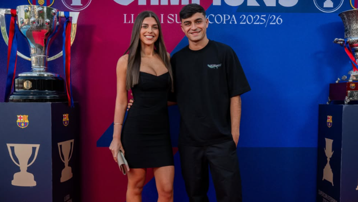 Лідер Барселони після поразки ПСЖ у Лізі чемпіонів знайшов розраду в обіймах коханої (ФОТО) Лідер Барселони після поразки ПСЖ у Лізі чемпіонів знайшов розраду в обіймах коханої (ФОТО)
