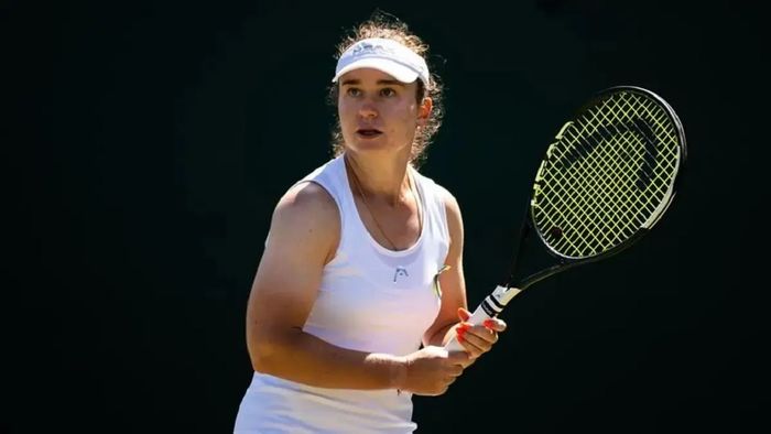Стародубцева потерпела сокрушительное поражение от россиянки, Снигур в напряженном матче пробилась в финал квалификации в Нинбо