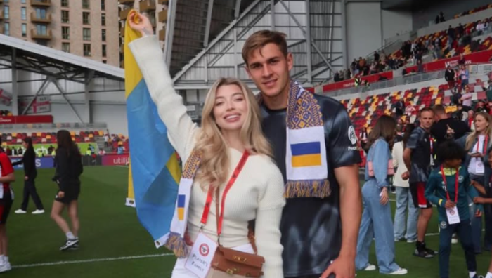 Зірка збірної України відвідав матч Шахтаря в Лізі чемпіонів з чарівною другою половинкою (ФОТО) Зірка збірної України відвідав матч Шахтаря в Лізі чемпіонів з чарівною другою половинкою (ФОТО)